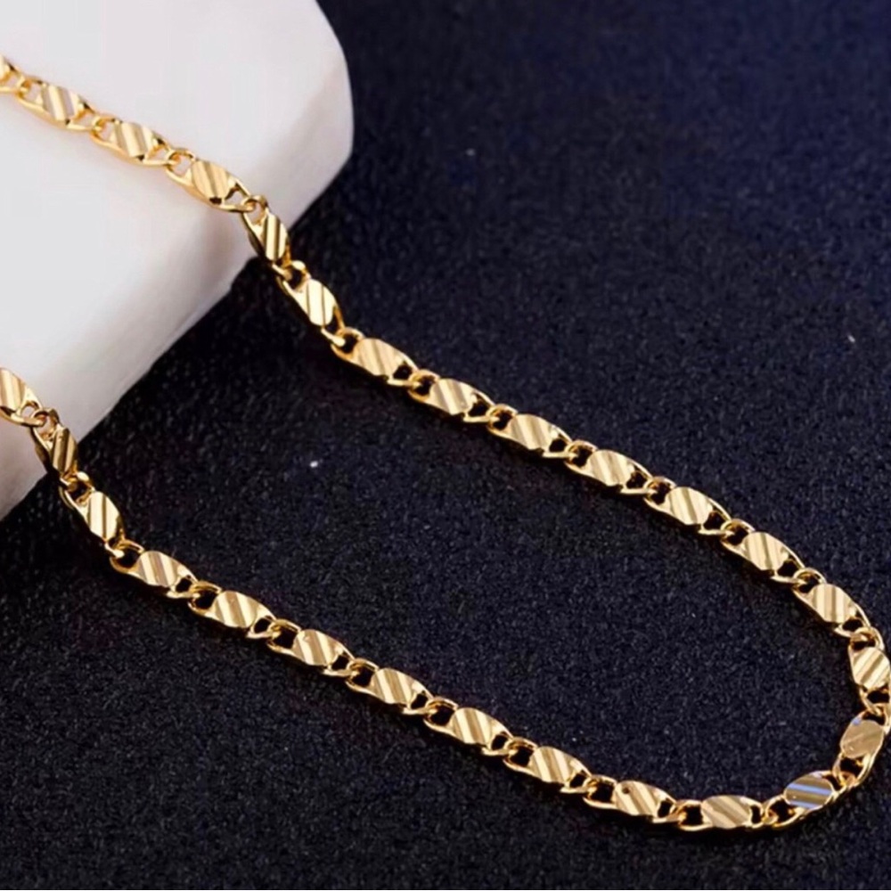 24” Elegant Gold Link Chain Necklace for Women